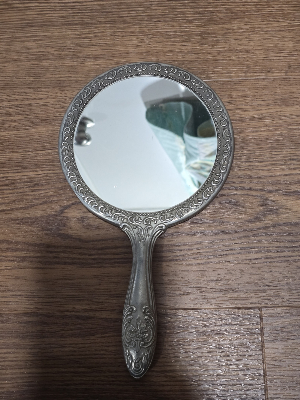 Classic Ornate Handheld Mirror - Silver Finish
